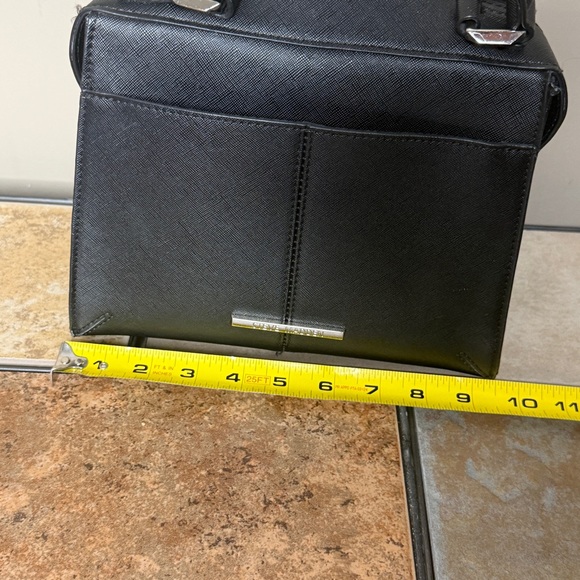 Steve Madden Black Handbag Minimalist Small Purse with Crossbody Shoulder Strap - Picture 10 of 16